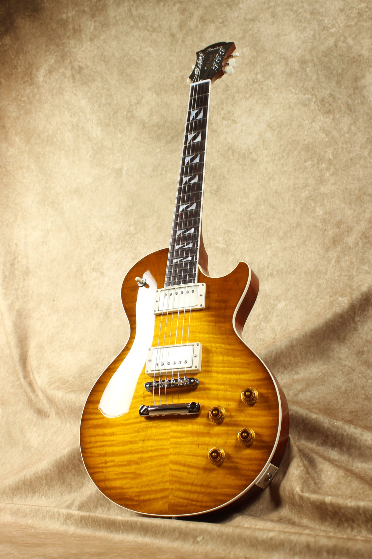 33BEYOND Green Burst / HH / #25 020