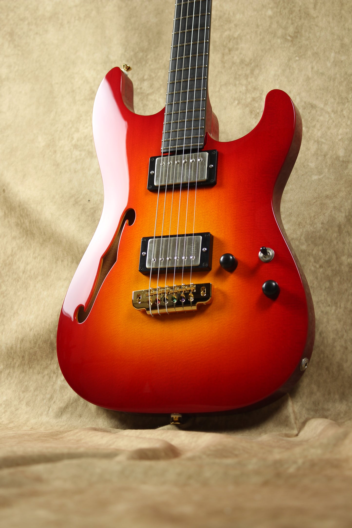 622BEYOND Cherry Burst / Spruce Top-Mahogany Neck / HH / #252936