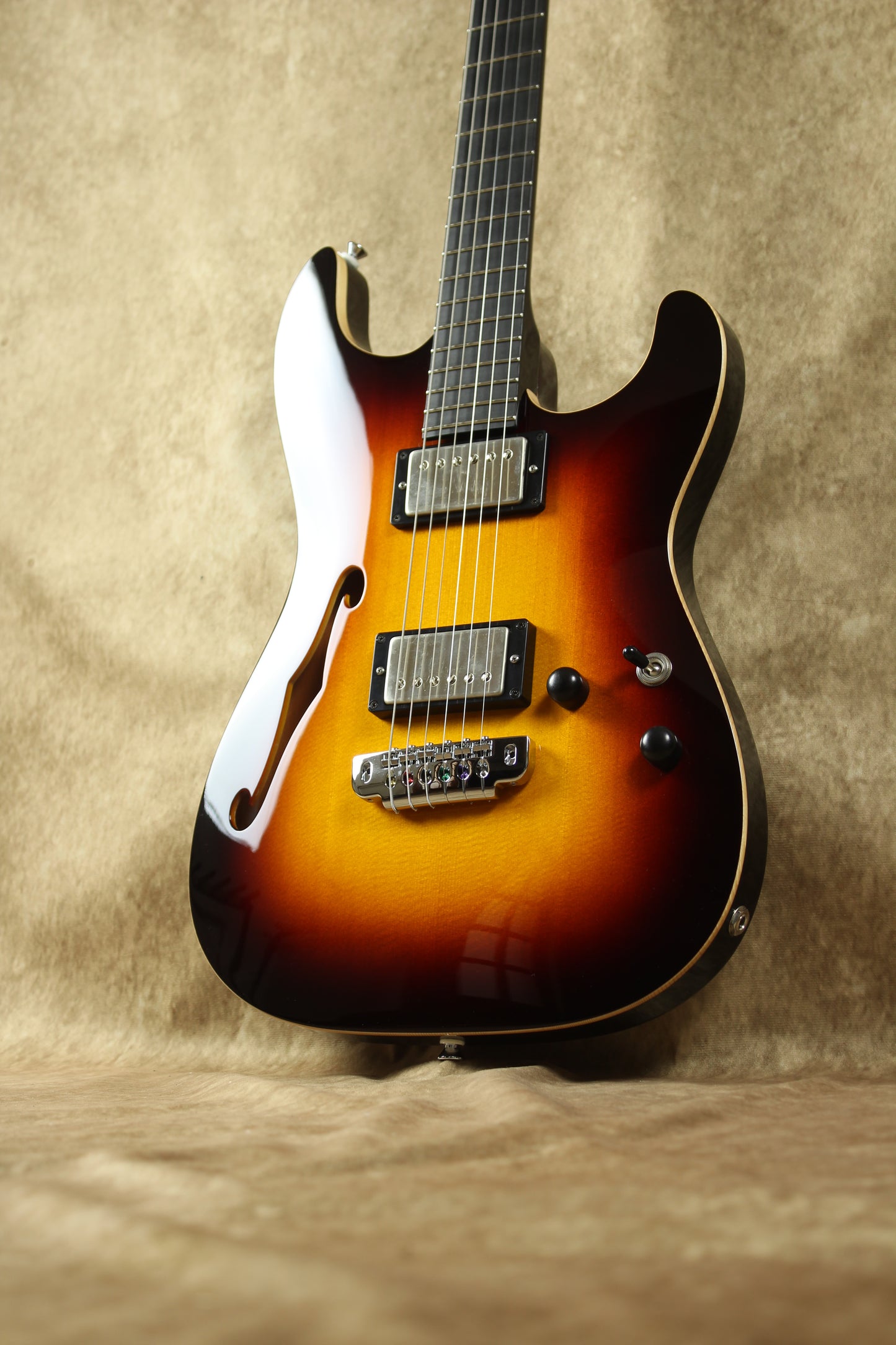 622BEYOND Dark Burst / Spruce Top / HH / #252939