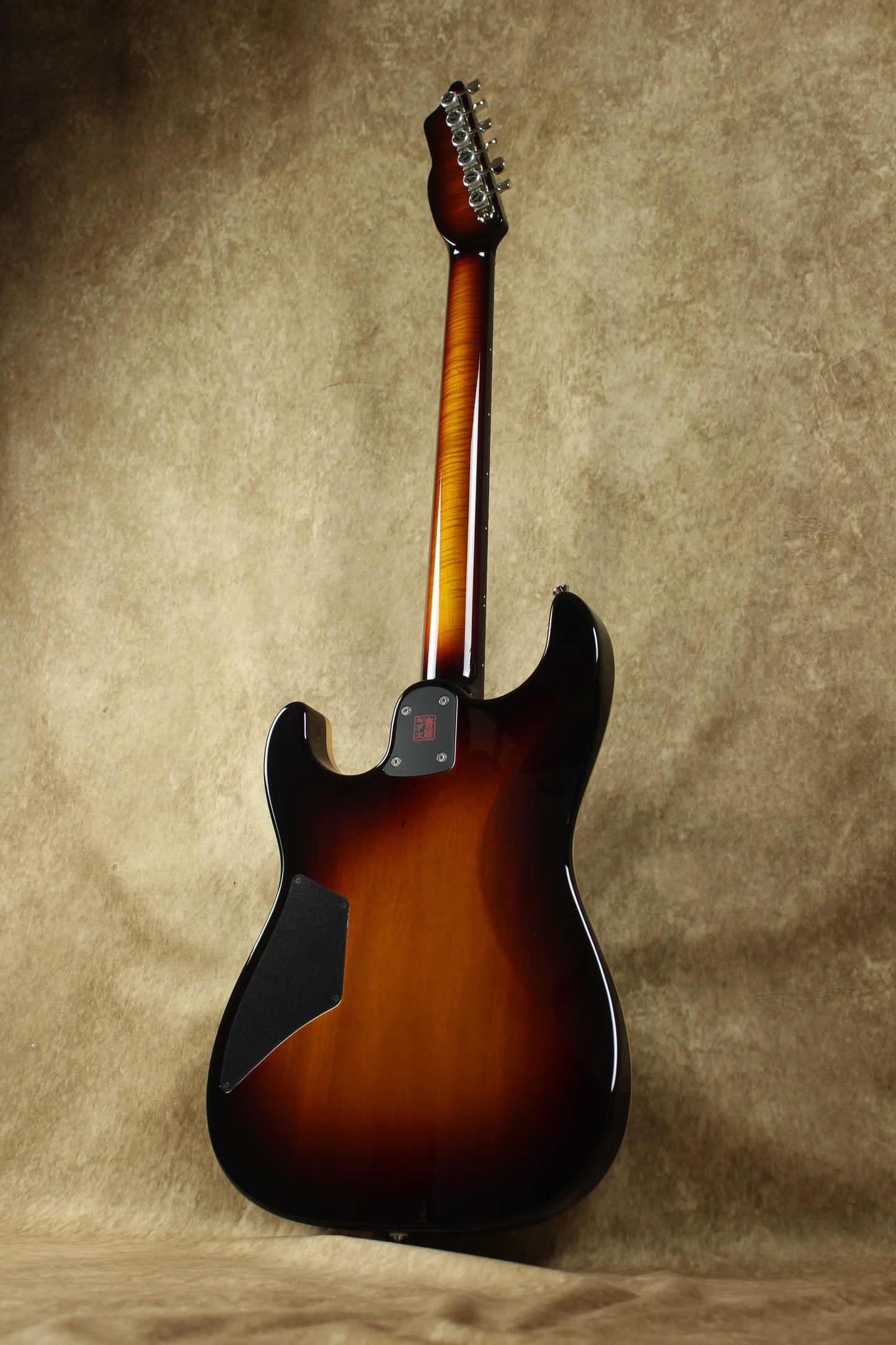 622BEYOND Dark Burst / Spruce Top / HH / #252939