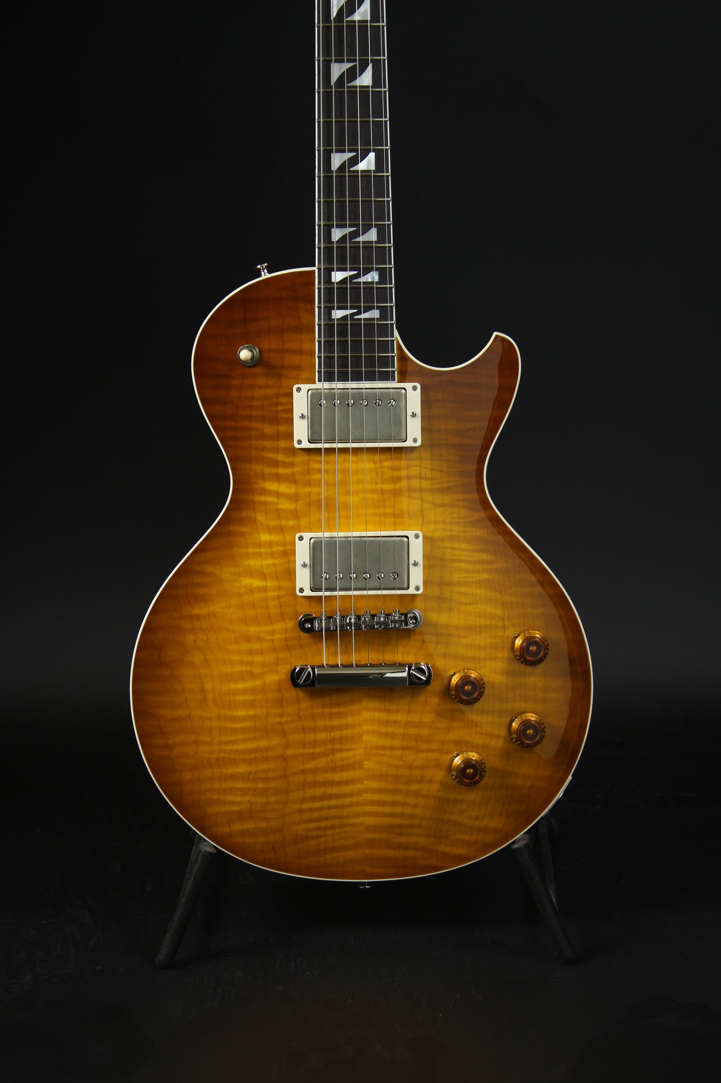 33BEYOND Green Burst / HH / #25 002