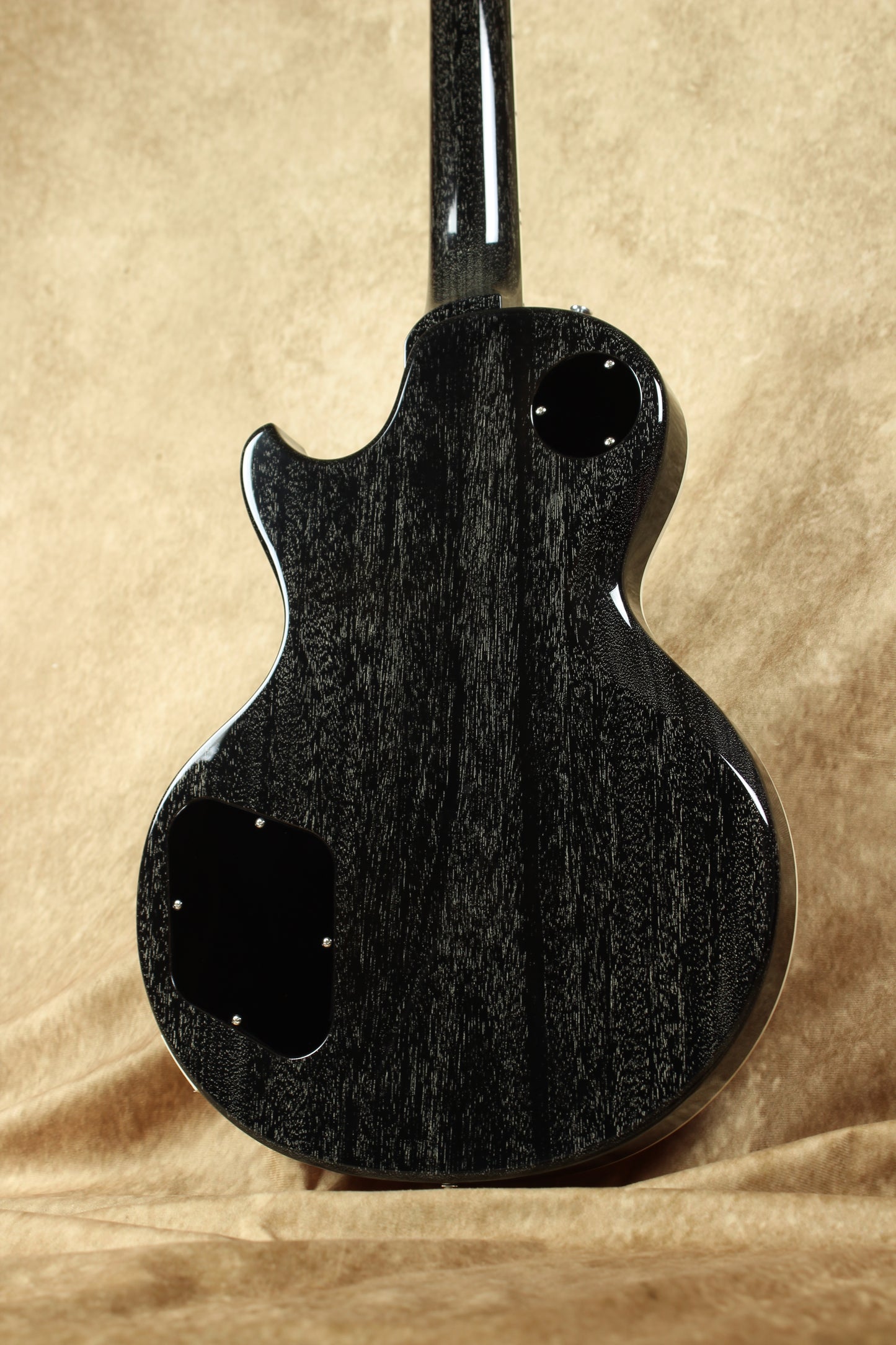 33BEYOND Black Burst / HH / #25 024