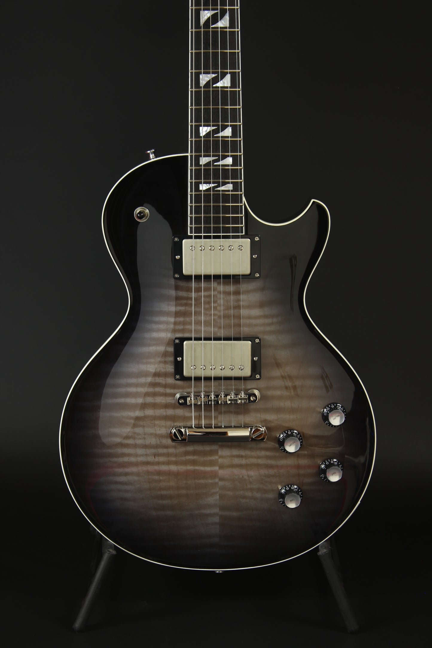 33BEYOND Black Burst / HH / #25 024