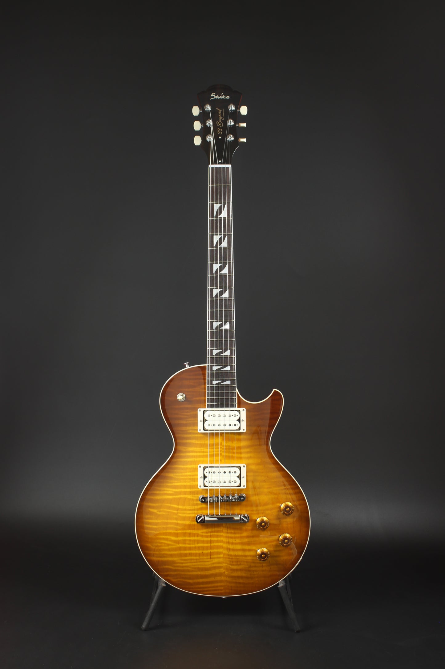 33BEYOND Green Burst / HH / #25 023