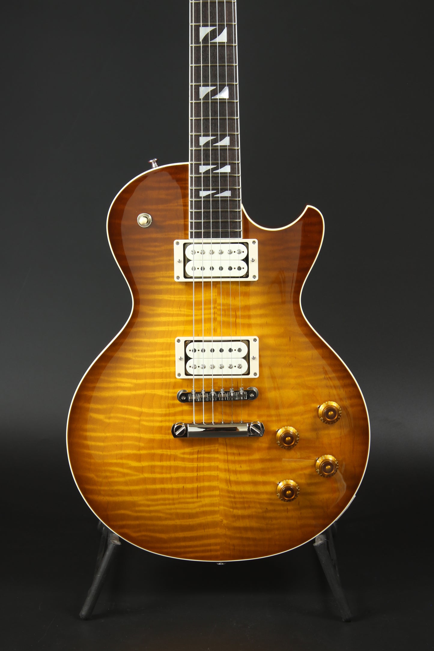 33BEYOND Green Burst / HH / #25 023
