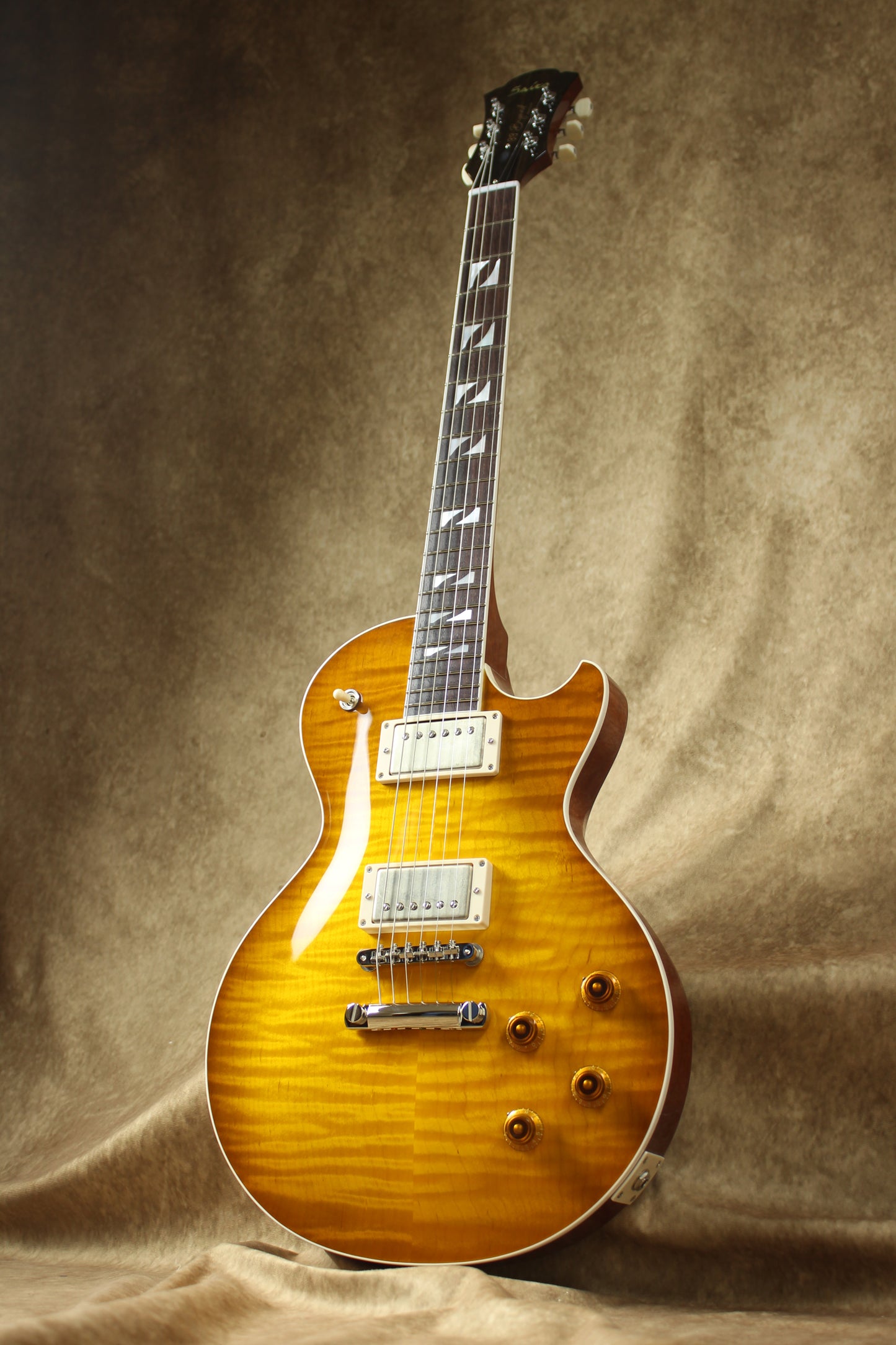 33BEYOND Green Burst / HH / #25 006