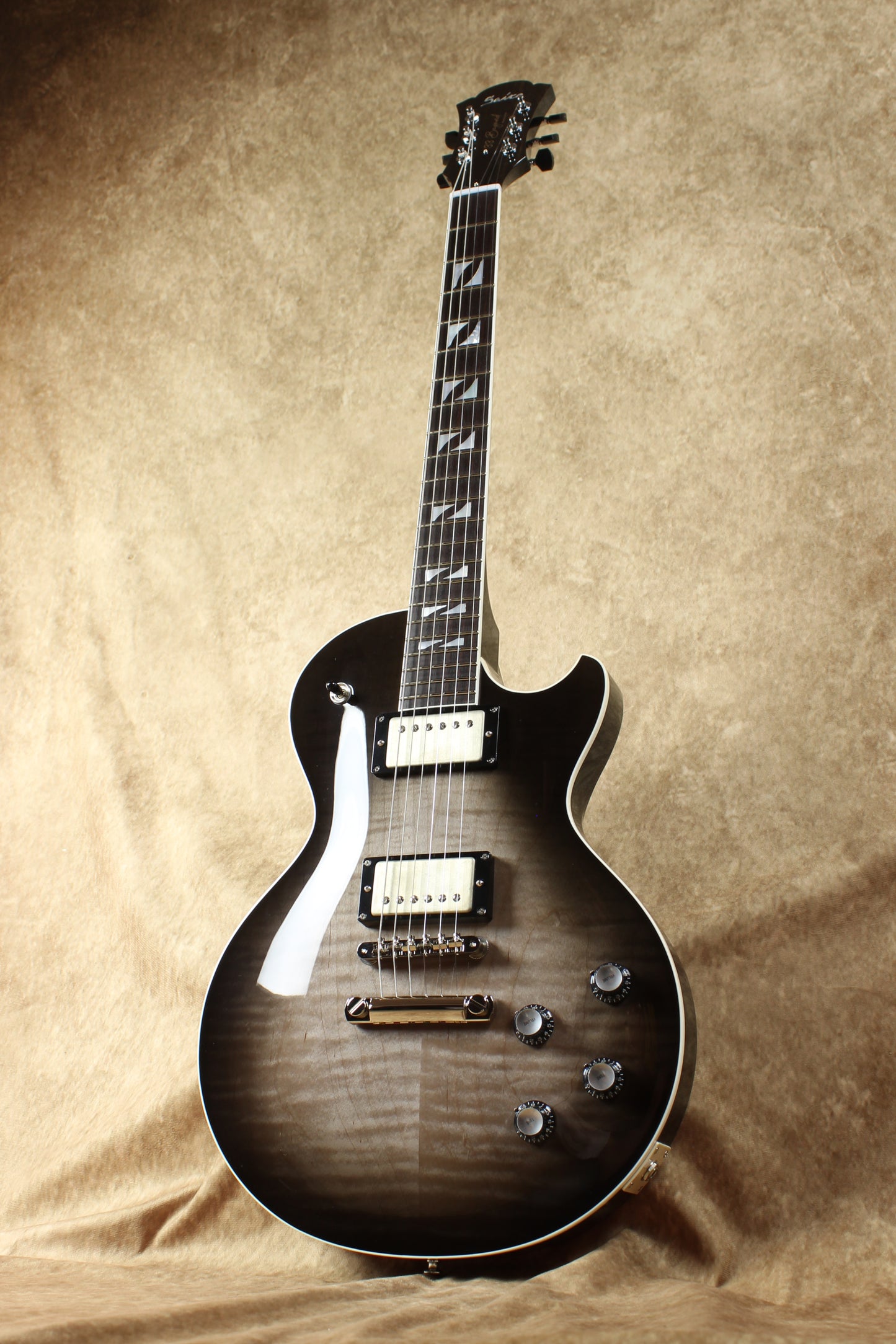 33BEYOND Black Burst / HH / #25 029