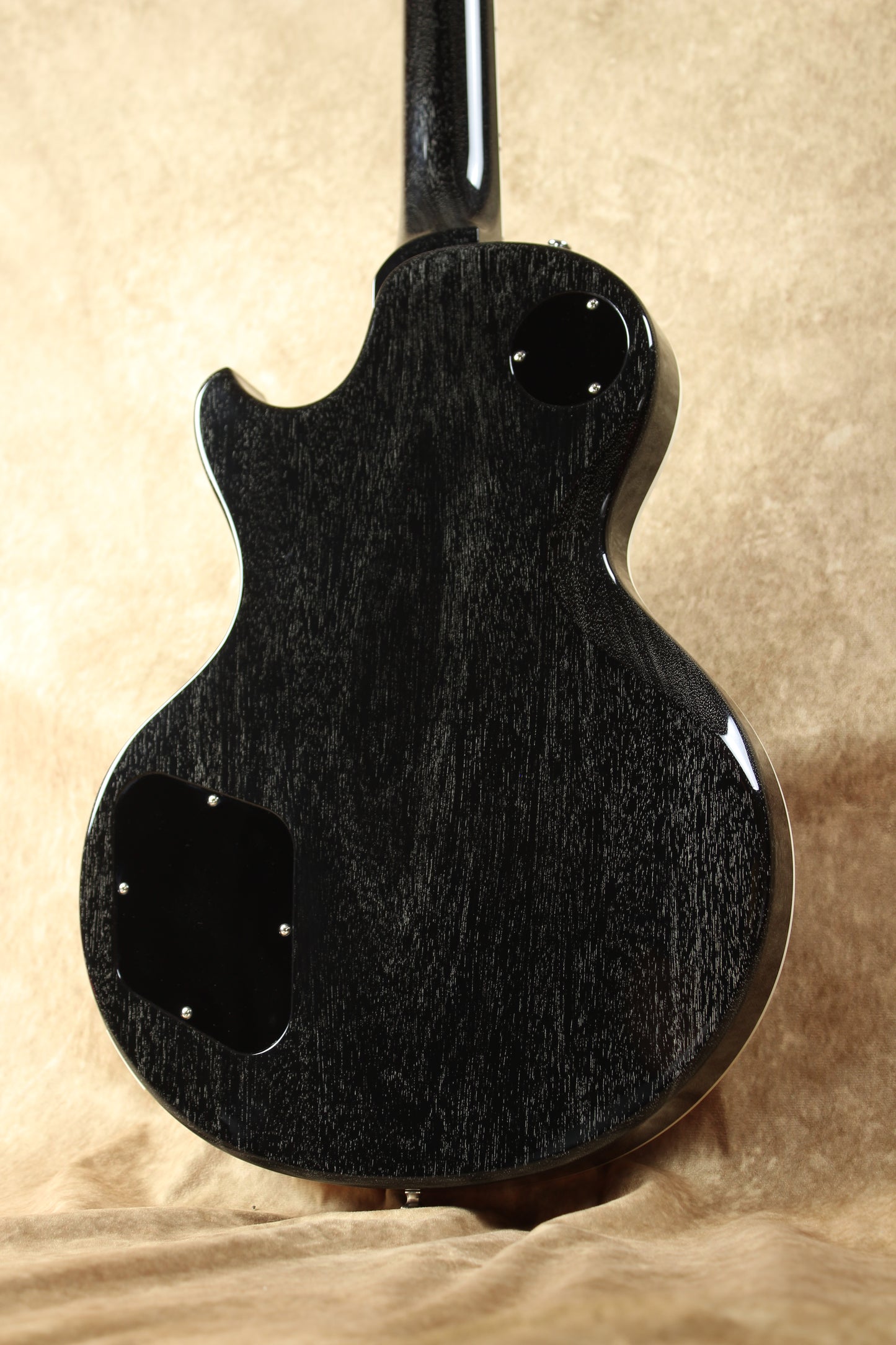 33BEYOND Black Burst / HH / #25 029