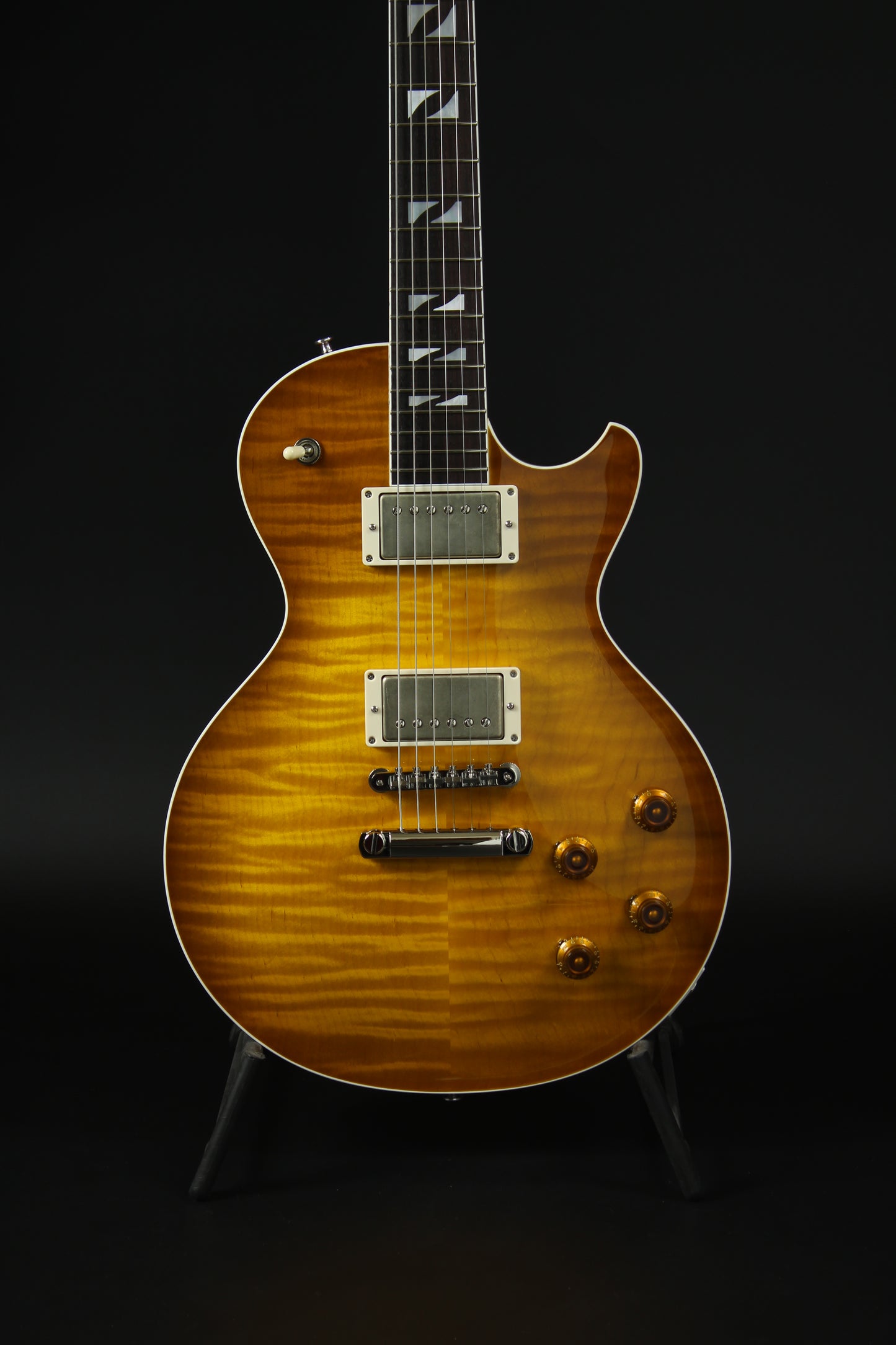 33BEYOND Green Burst / HH / #25 006