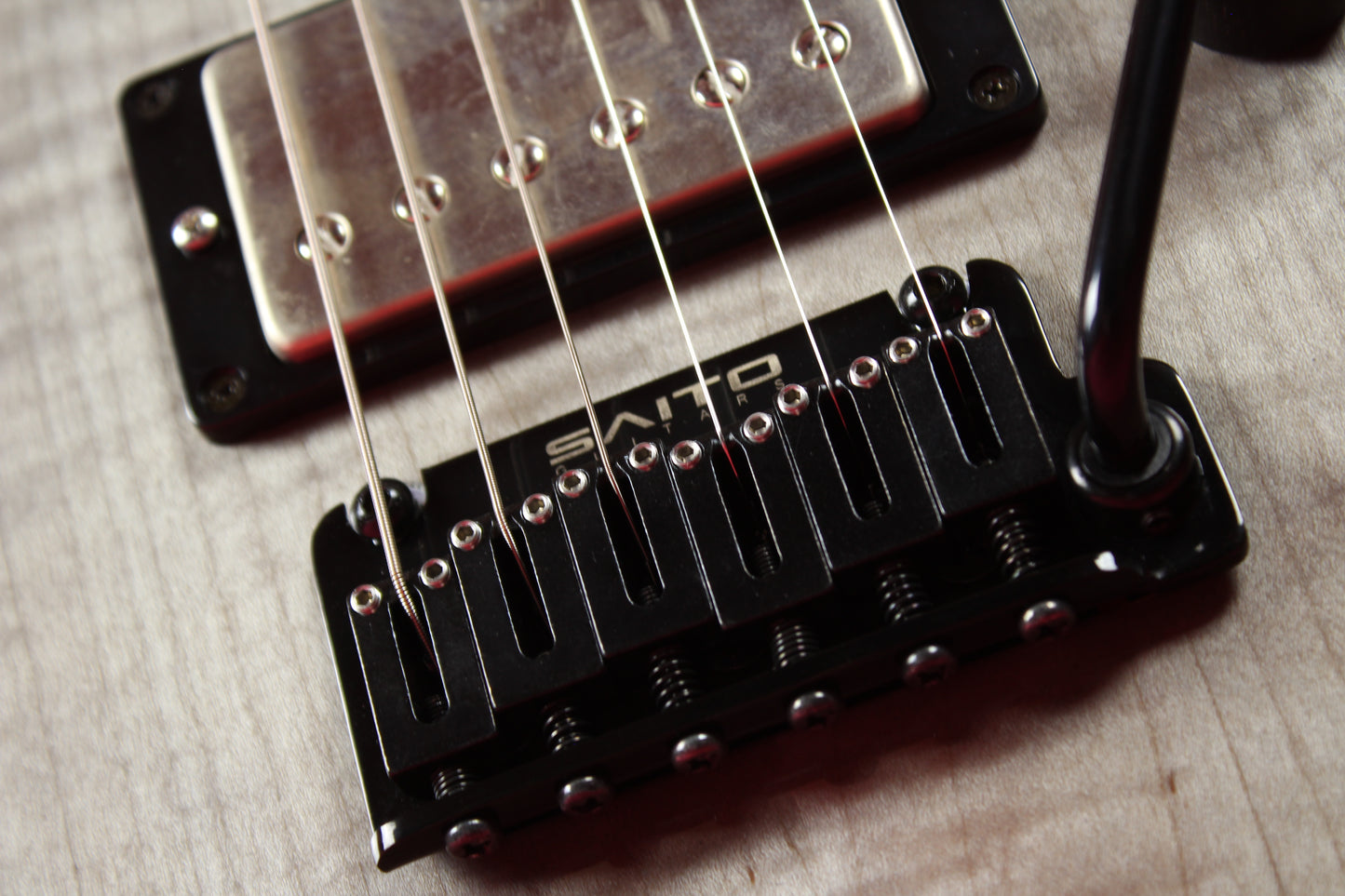 622BEYOND Trans Black / Tremolo / HH / #253210