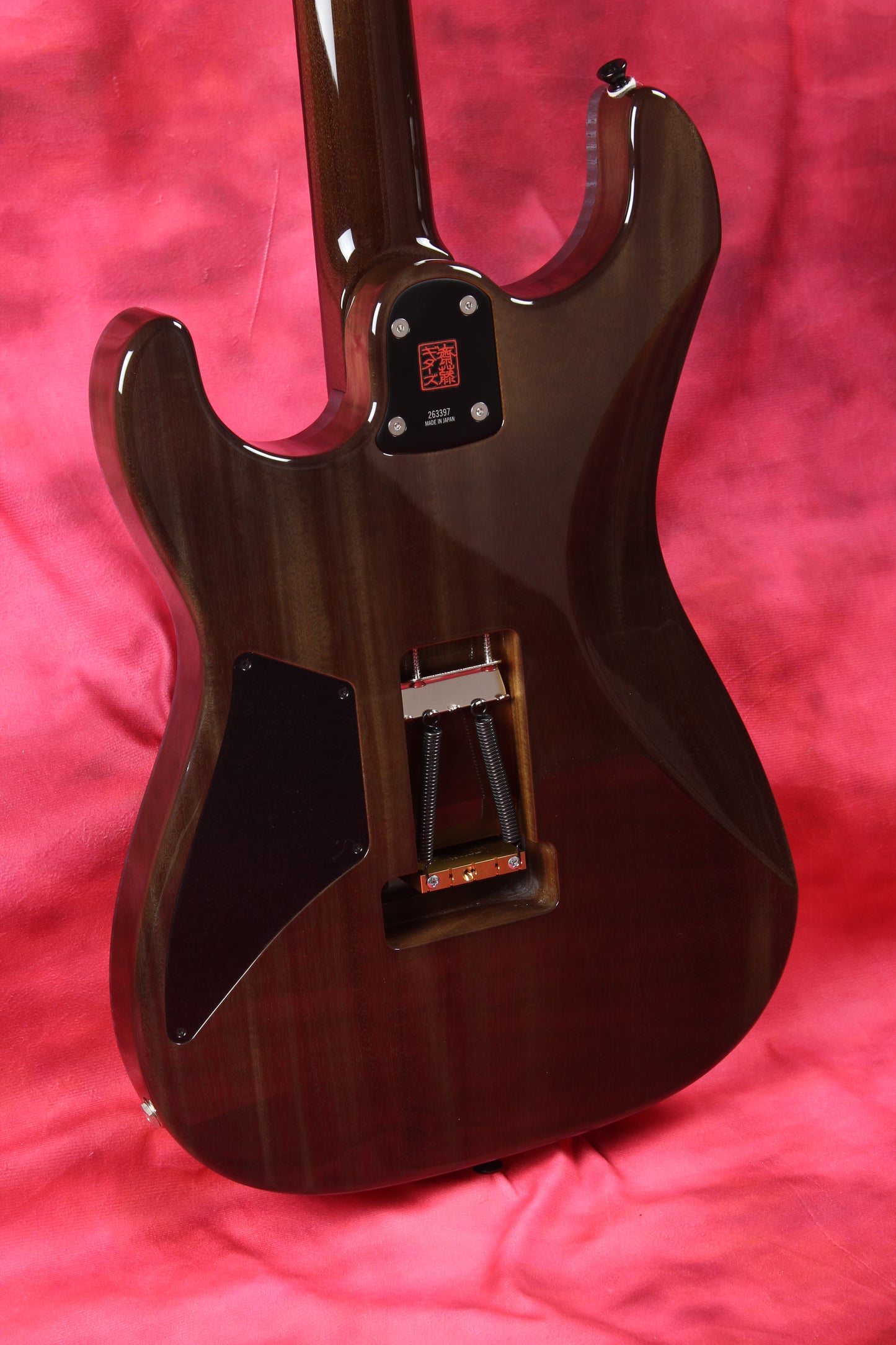 622BEYOND Trans Black / Lock Tremolo / HH / #263397