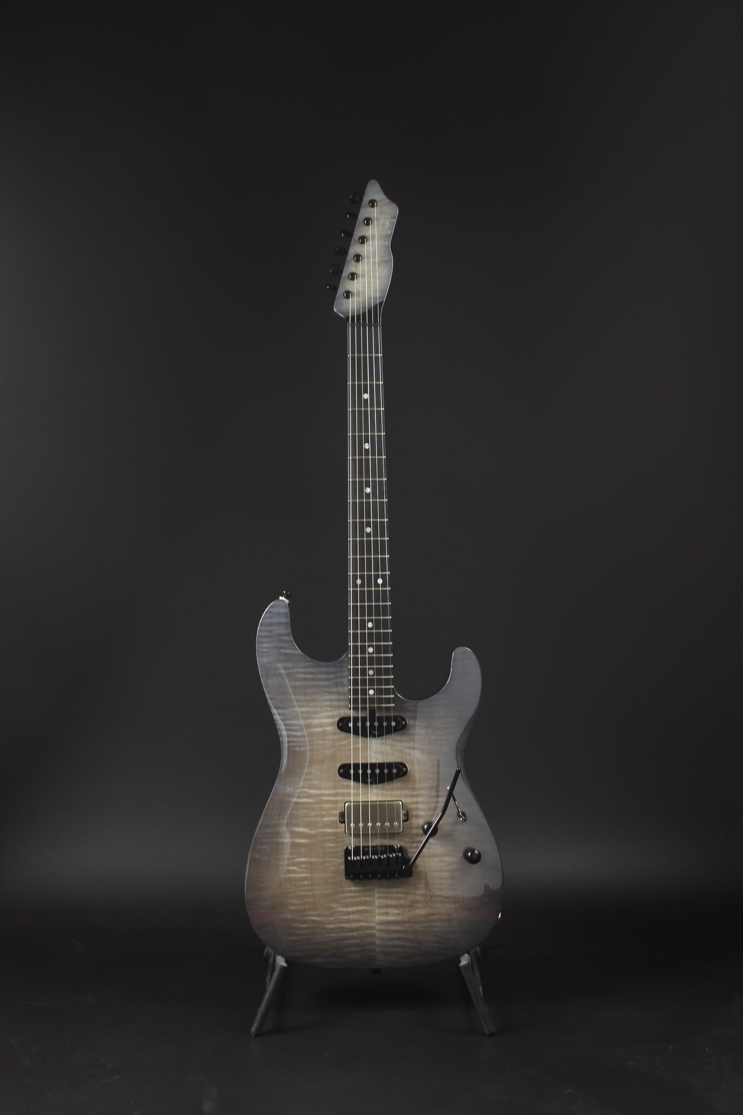 622BEYOND Trans Black / Solid-Tremolo / SSH / #253360