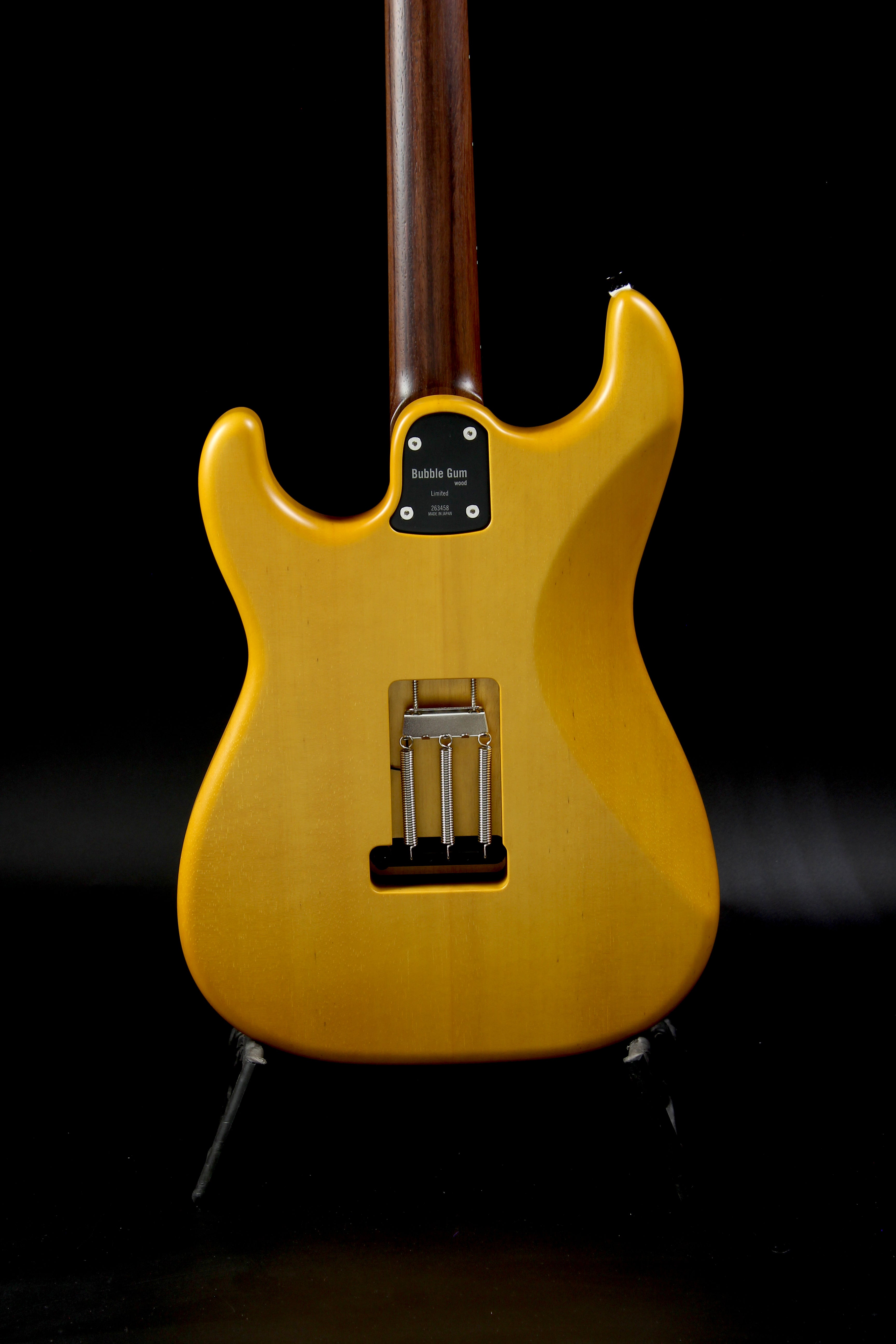 S-622CS Vintage Natural / Bubble Gum Wood-Rose Neck / SSH / Black