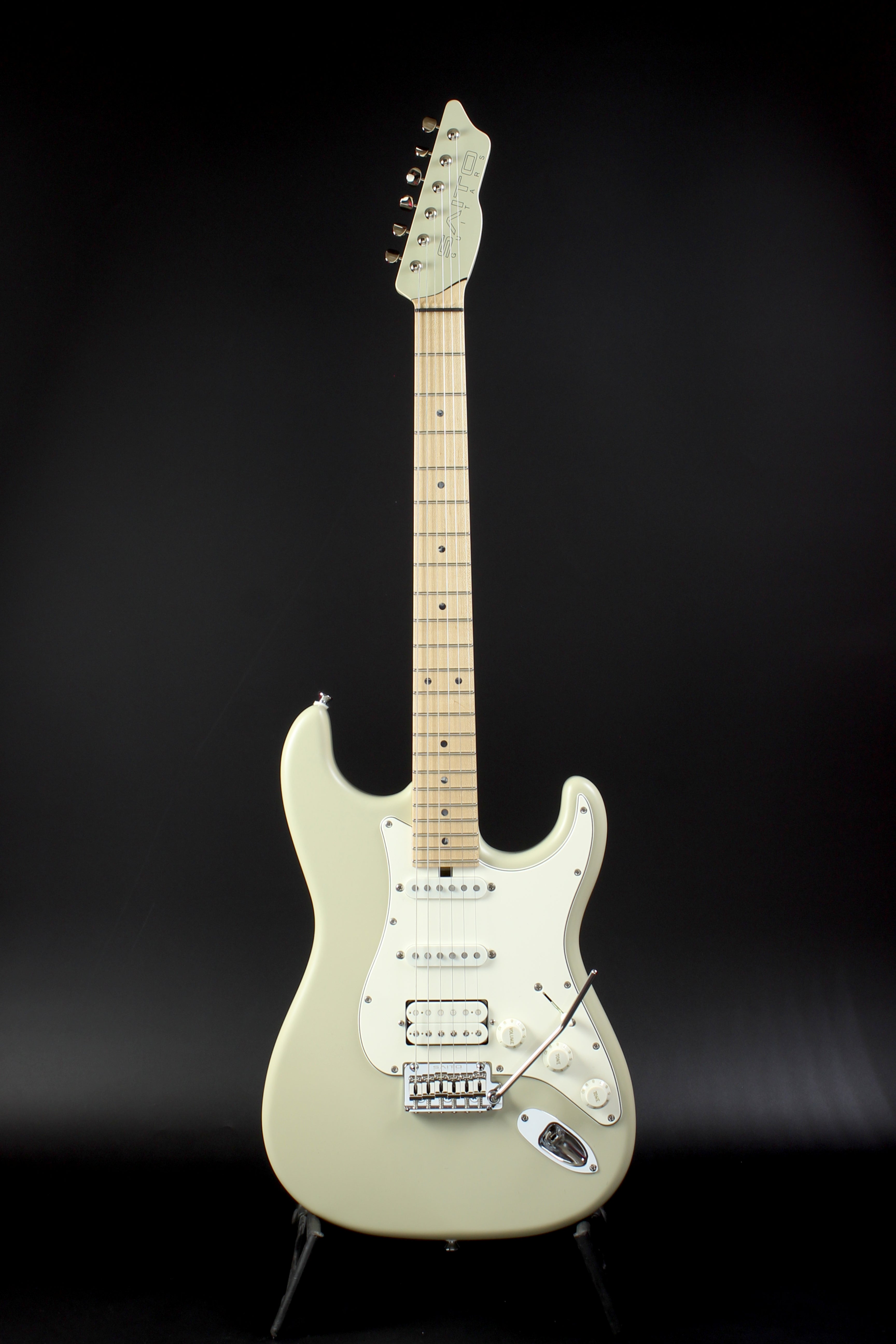 S-622CS Sand Beige / Alder-Maple / SSH / Matching Head – SAITO GUITARS