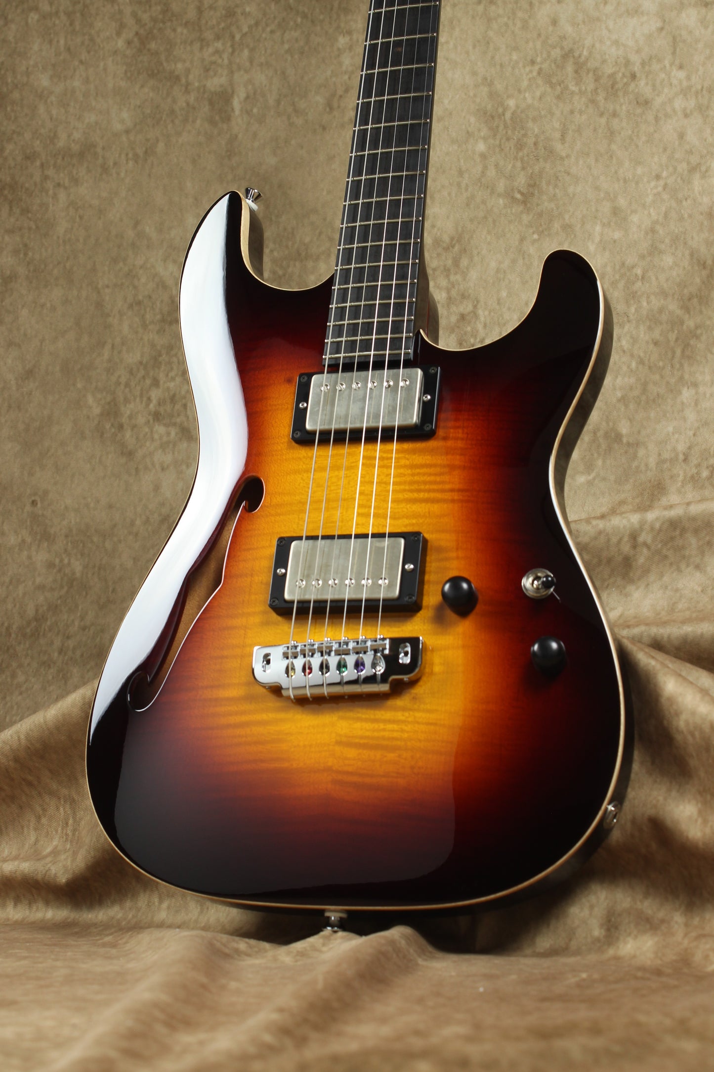 622BEYOND Dark Burst / Maple Top / HH / #242706