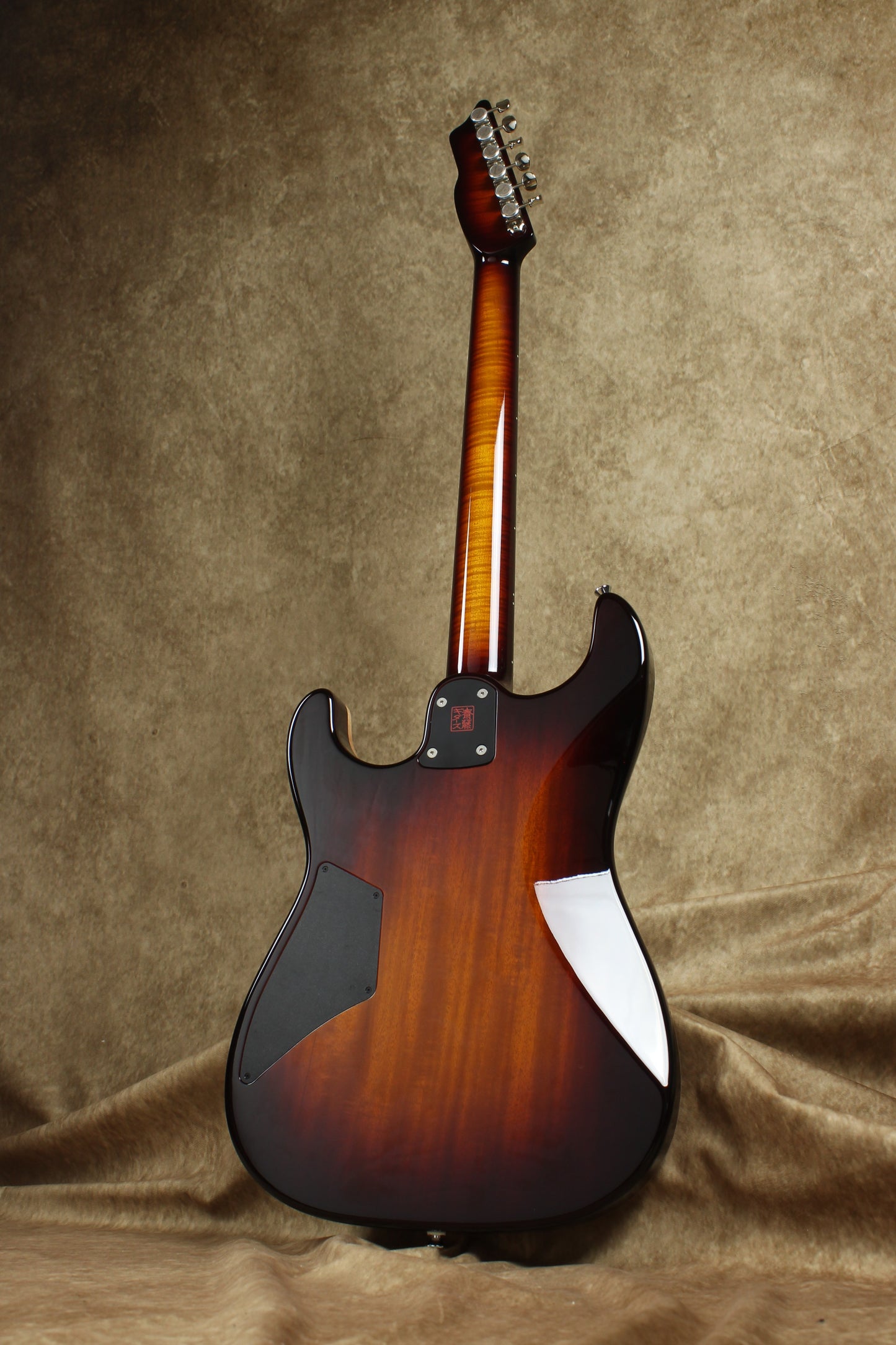 622BEYOND Dark Burst / Maple Top / HH / #242706